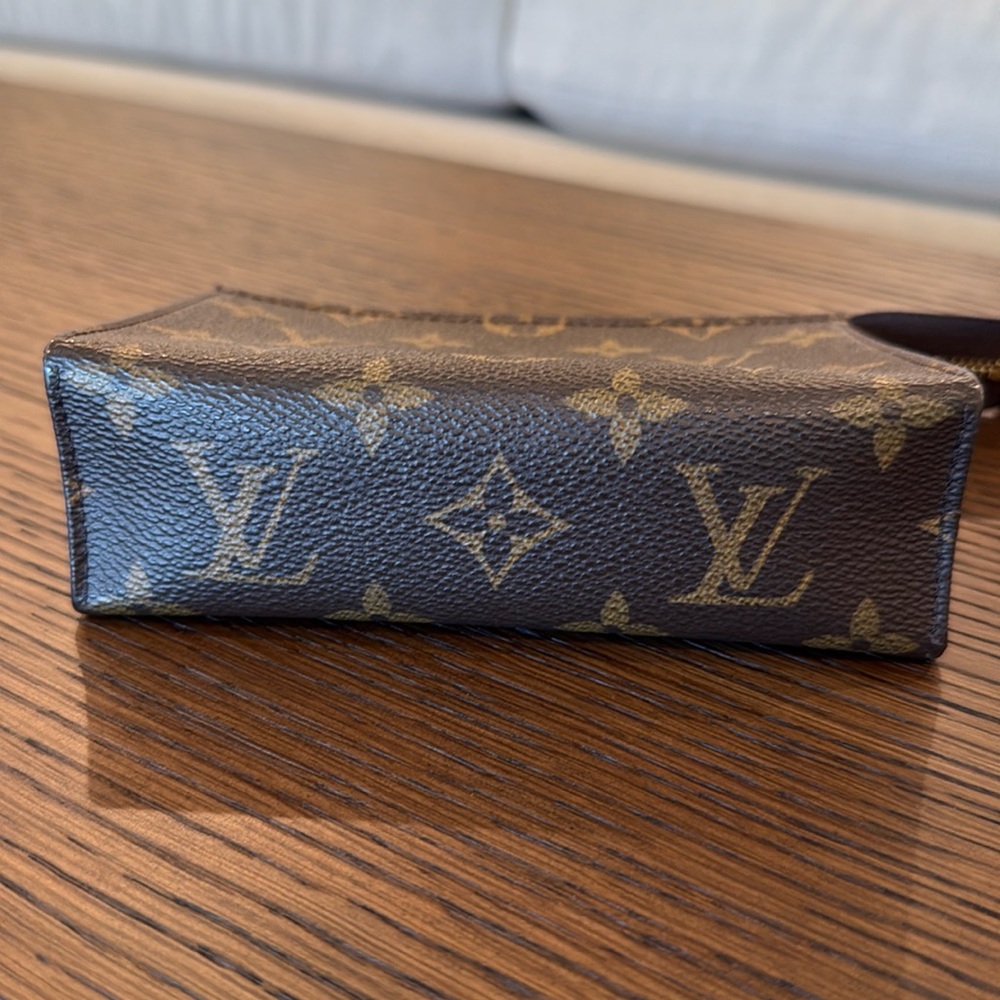 Louis Vuitton Monogram Small Toilet Pouch - Picture 5 of 8